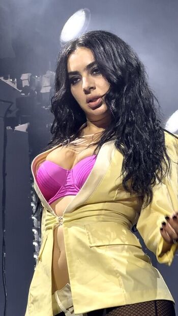 Full leaked Charli xcx private onlyfans photo
