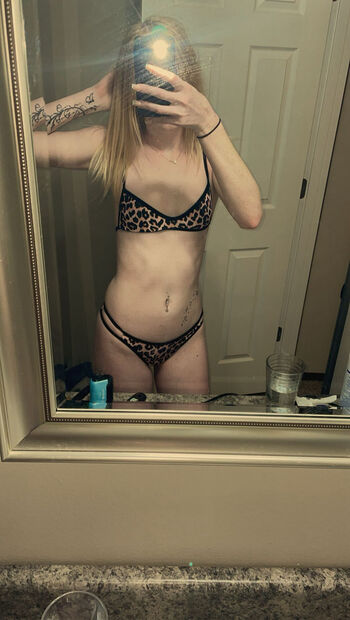 Full leaked Emilee brown private onlyfans photo