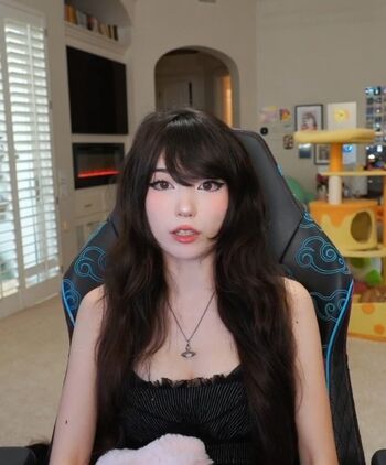 Full leaked Emiru  page private onlyfans photo