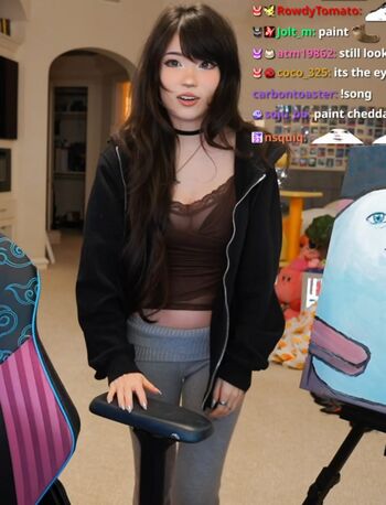 Full leaked Emiru  page private onlyfans photo