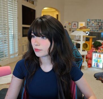 Full leaked Emiru  page private onlyfans photo