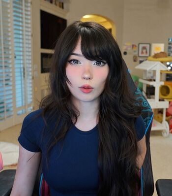 Full leaked Emiru  page private onlyfans photo