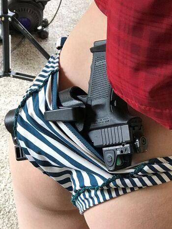 Full leaked Girls with guns private onlyfans photo