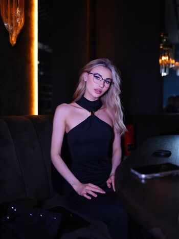 Full leaked Gloriamatvien  page private onlyfans photo