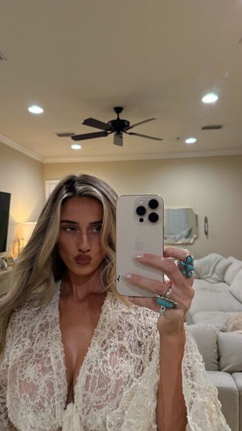 Full leaked Hadelinemope private onlyfans photo