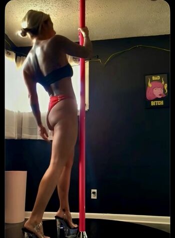 Full leaked Hagsxrlou private onlyfans photo