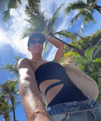 Full leaked Iris mittenaere  page private onlyfans photo