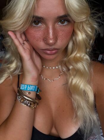 Full leaked Iris vallaranii private onlyfans photo