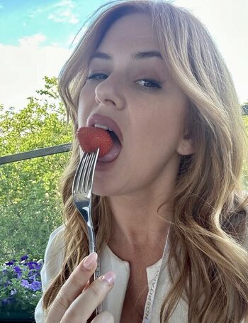 Full leaked Isla fisher private onlyfans photo