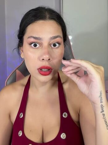 Julia Alvarenga