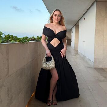 Full leaked Kim migneault private onlyfans photo