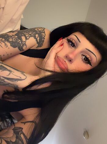 Full leaked Lilbatty private onlyfans photo