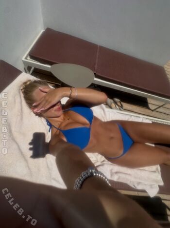 Full leaked Loulou fbl page private onlyfans photo