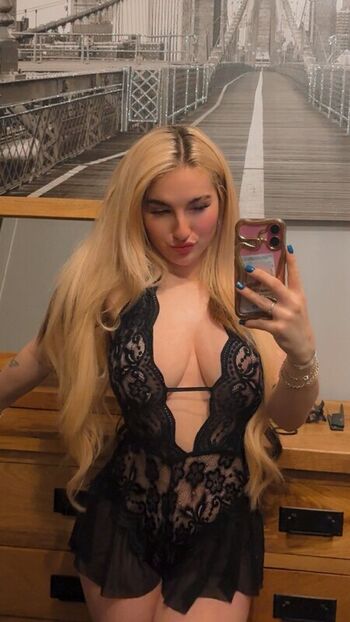 Full leaked Miimi luvv private onlyfans photo