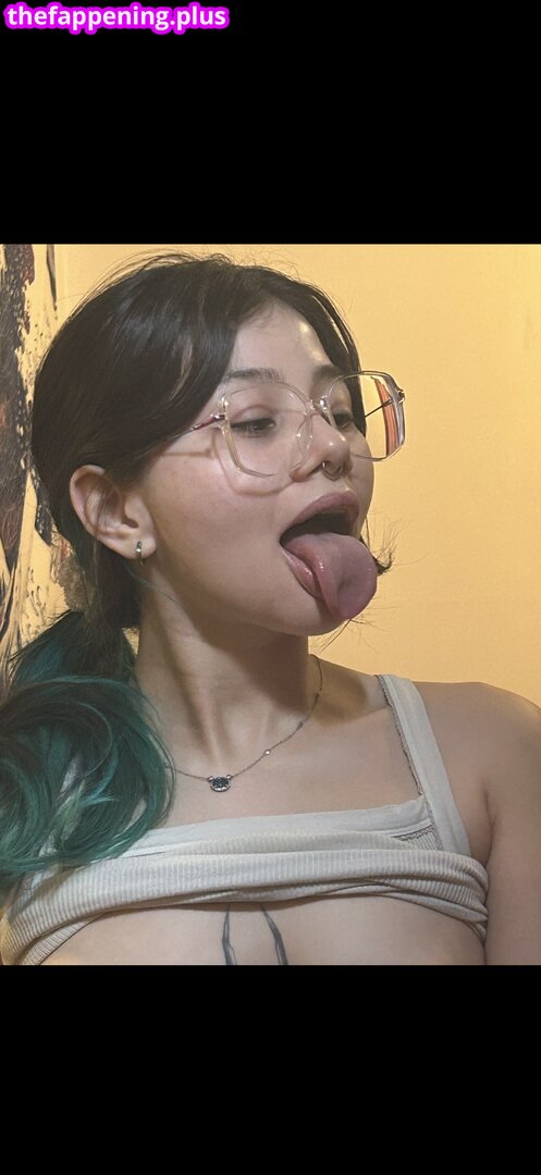 https: / oohlastella Nahá OnlyFans fotografie #15