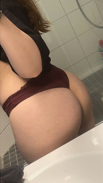 Queenamandine2