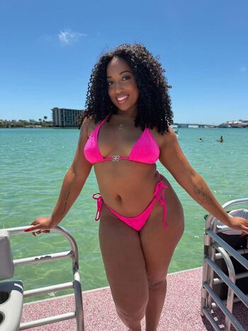 Full leaked Reynasberries private onlyfans photo