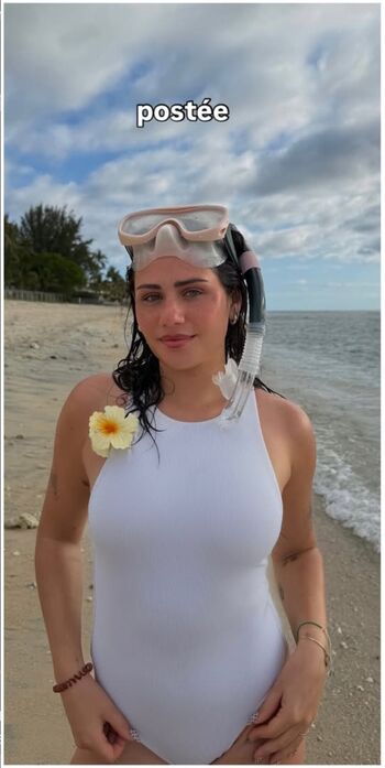 Full leaked Rose thr private onlyfans photo