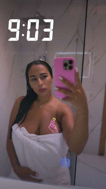 Full leaked Shainaaa page private onlyfans photo