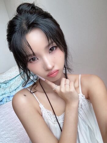 tiny.pretty.j