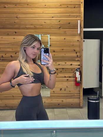 Full leaked Vickilive private onlyfans photo