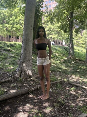 Full leaked Women with long torso private onlyfans photo